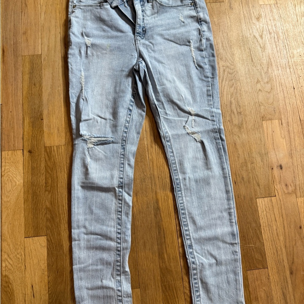 Seven7 Gray Skinny Jeans with Stretch